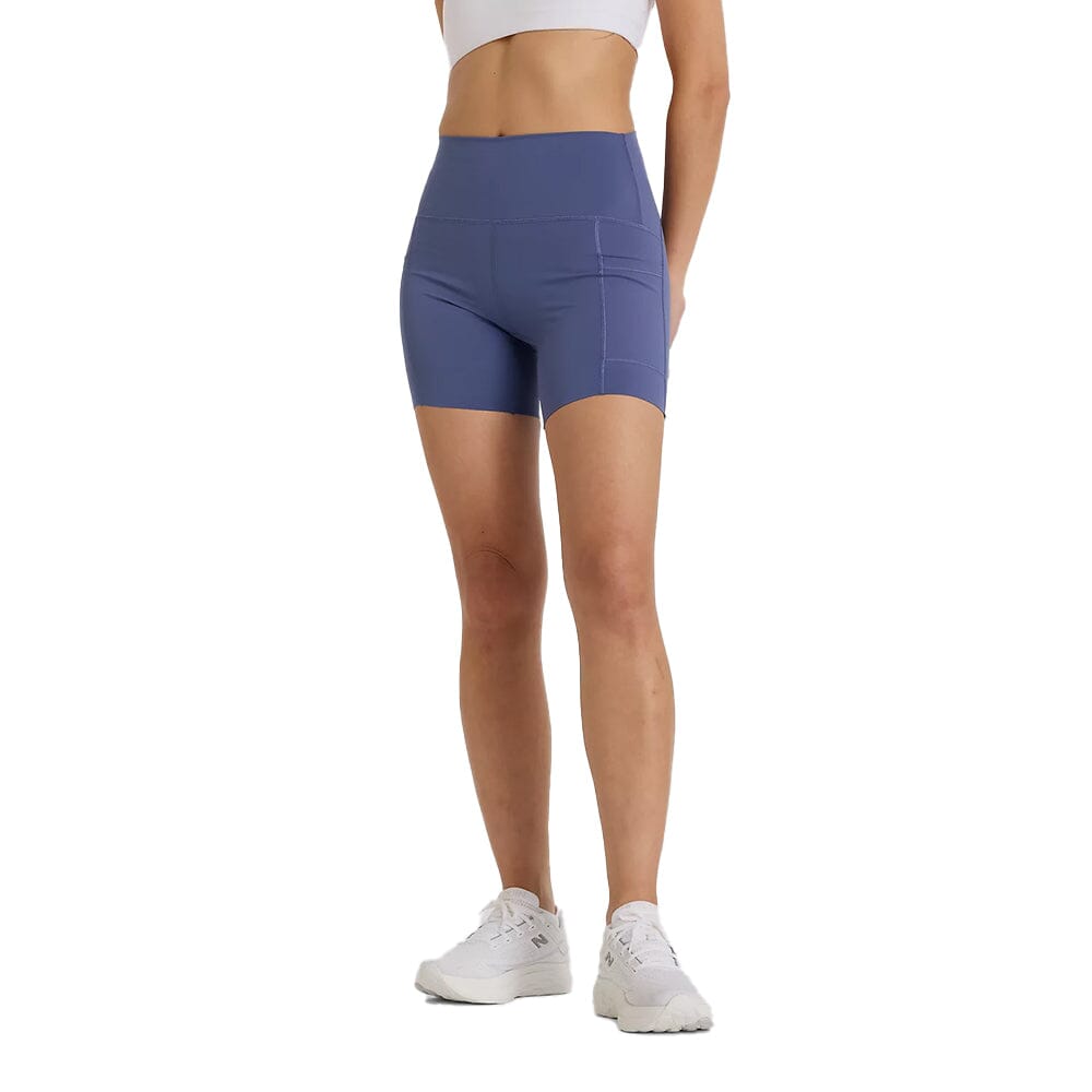 New Balance Women's Sleek Pocket High Rise Short 6" - BlackToe Running#colour_dream-state