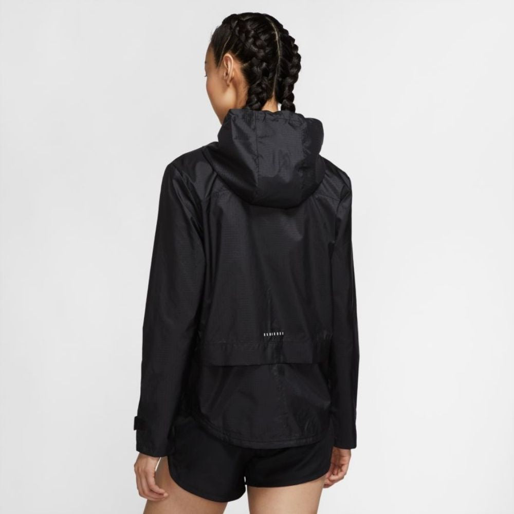 nike essential running jacket women's