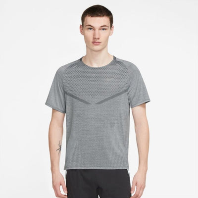 Nike Men's Dri-FIT ADV Techknit Ultra Short Sleeve Men's Tops - BlackToe Running#colour_smoke-grey-fog-reflective-silver