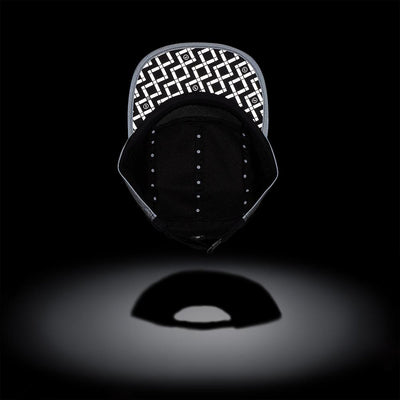 Ciele GOCap - Laser Night Right - Shadowcast Headwear - BlackToe Running - 