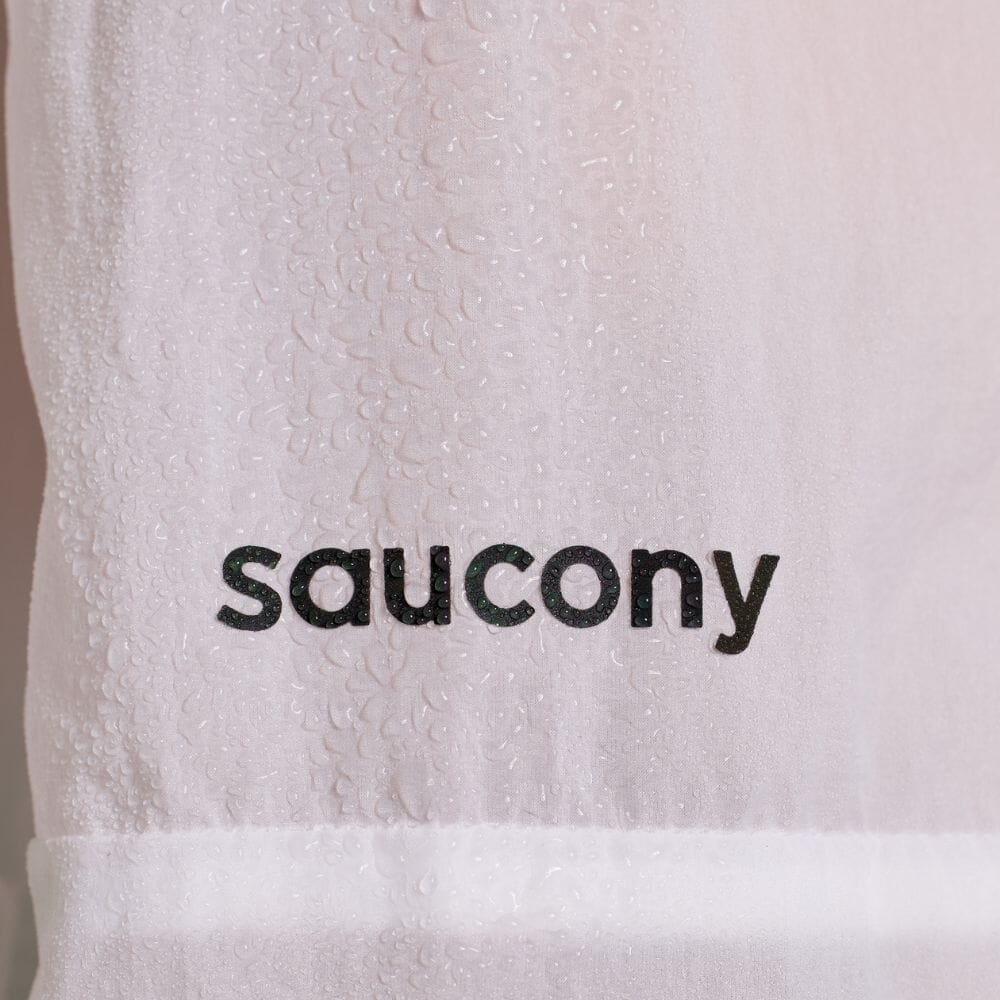 Saucony Women's Elevate Packaway Jacket Women's Tops - BlackToe Running