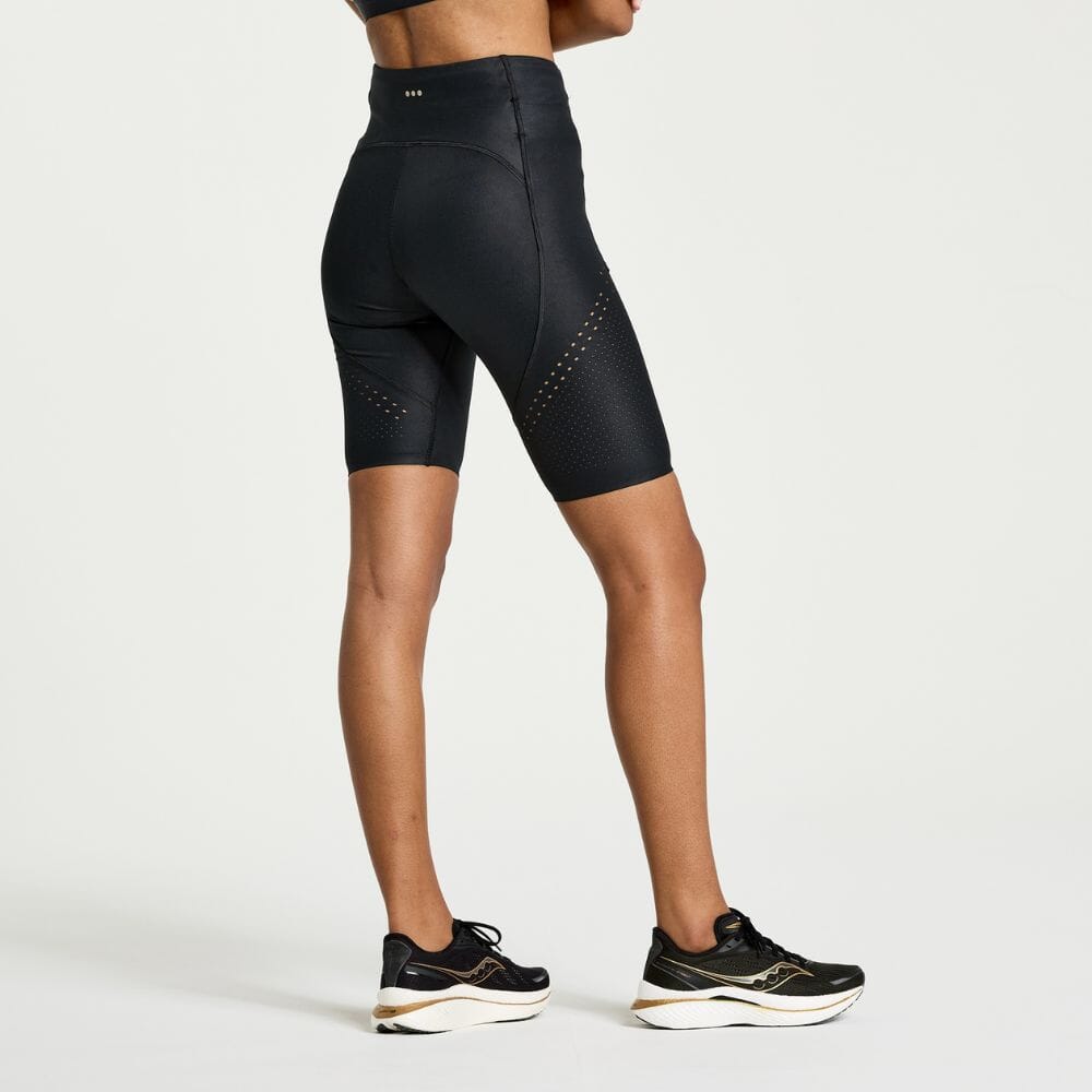 Saucony Women's Pinnacle 8" Tight Short Women's Bottoms - BlackToe Running#colour_black