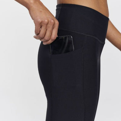 Saucony Women's Fortify 8" Biker Short with Thigh Pocket Women's Shorts - BlackToe Running - 