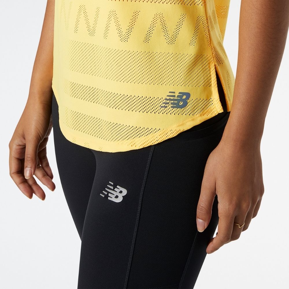 New Balance Women's Q Speed Jacquard Tank - BlackToe Running#colour_vibrant-apricot