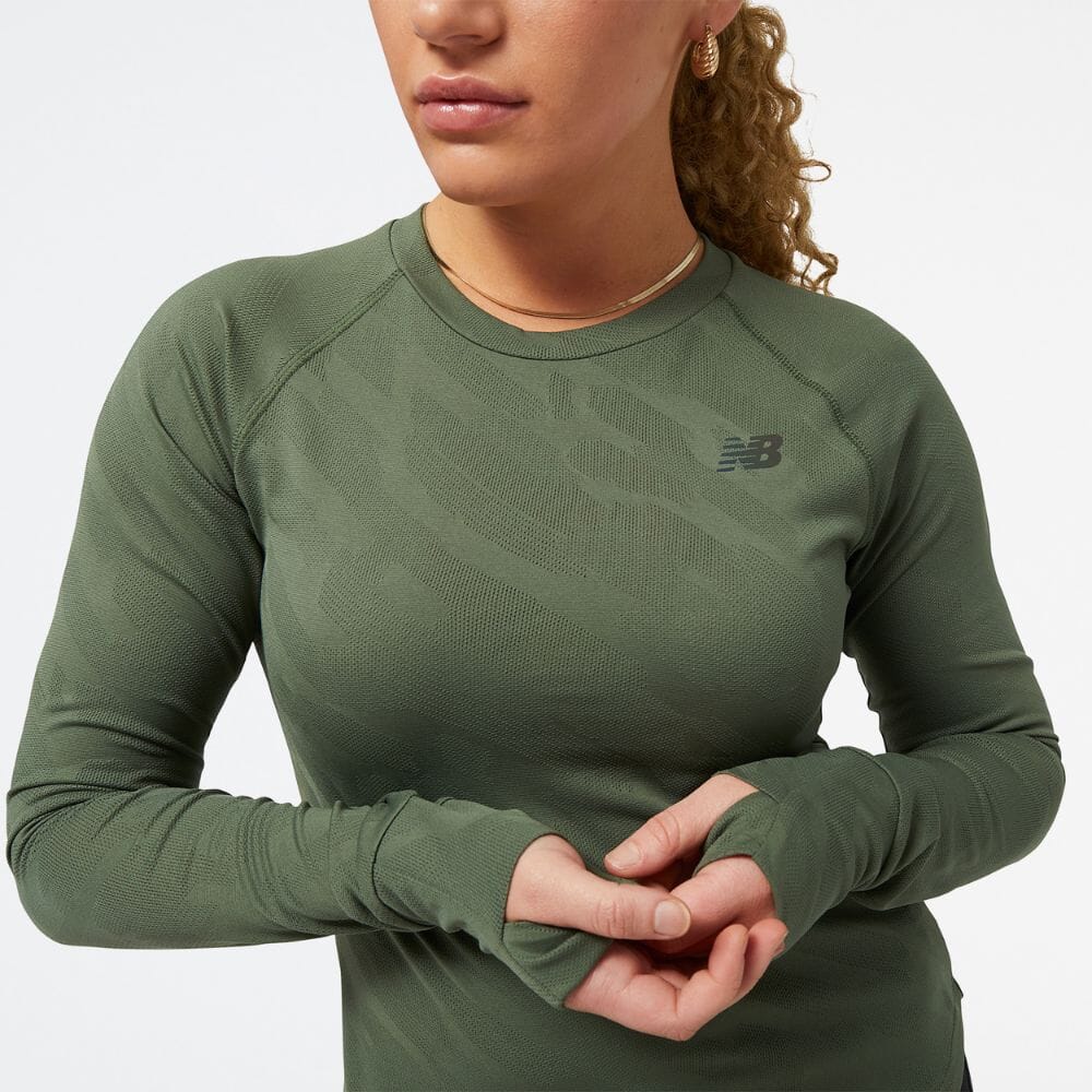New Balance Women's Q Speed Jacquard Long Sleeve Women's Tops - BlackToe Running#colour_deep-olive-green